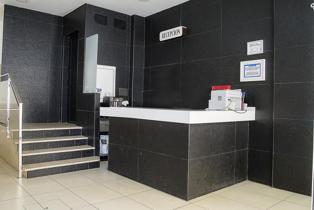 Hostal La Campana La Línea de la Concepción エクステリア 写真