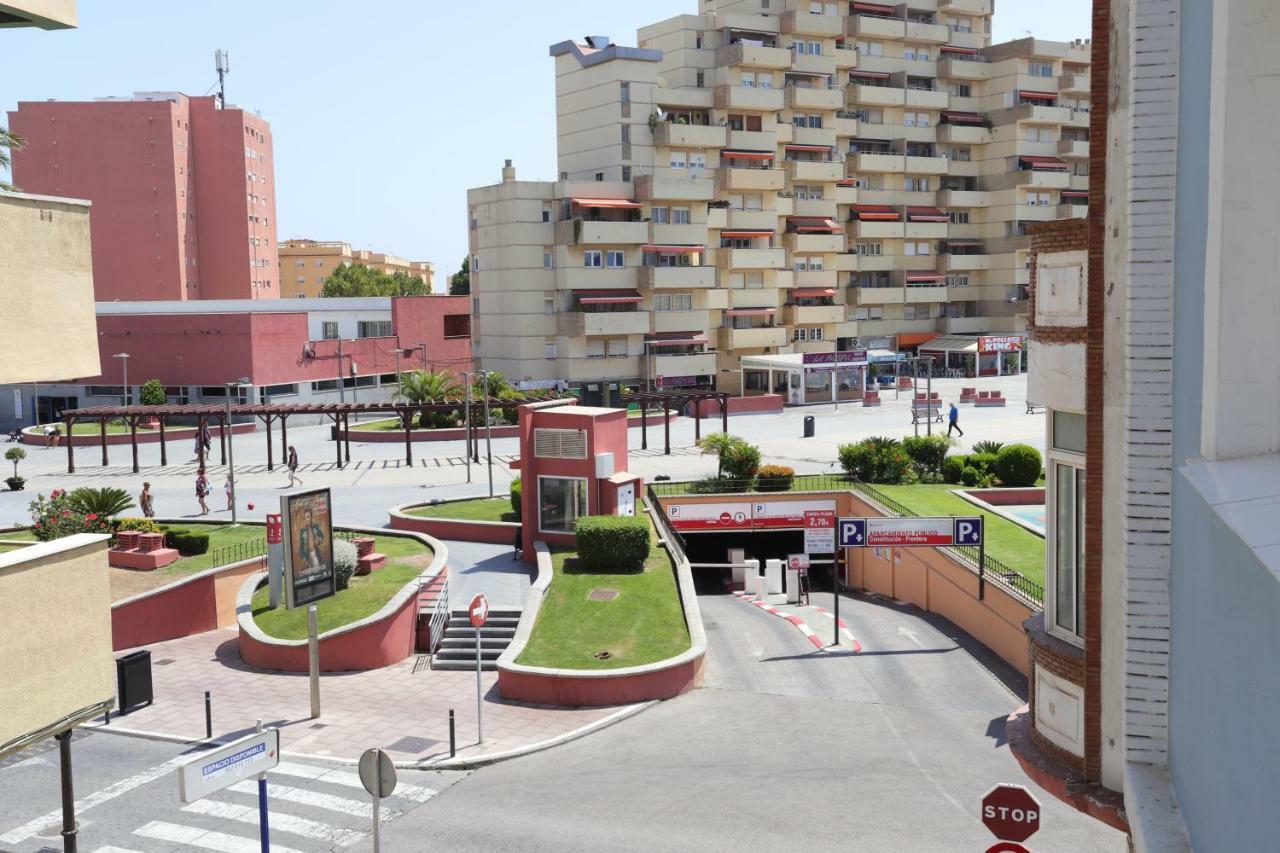 Hostal La Campana La Línea de la Concepción エクステリア 写真